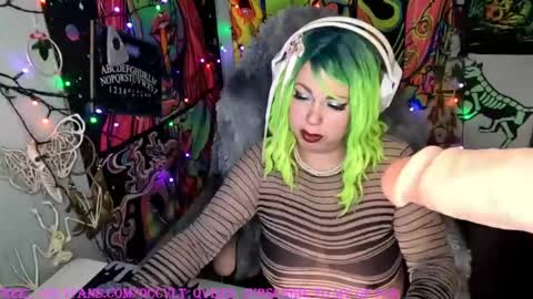 Snapshot of occvlt_qveen chatting on September 21, 6:39 am occvlt qveen online show from September 21, 6:39 am