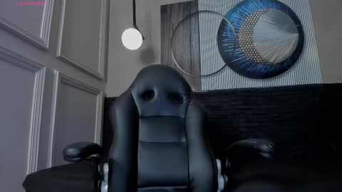 independent model online show from February 10, 12:19 am