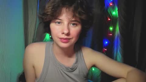 Evie online show from September 25, 4:25 pm