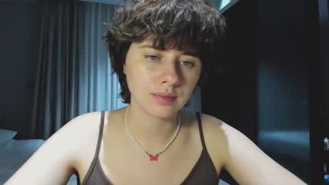 Evie online show from November 19, 3:22 pm