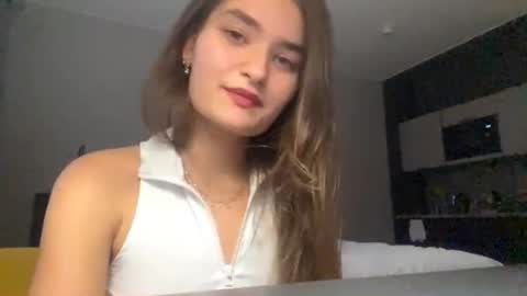 Snapshot of odeliadaidone chatting on October 18, 2:54 pm Noelle online show from October 18, 2:54 pm