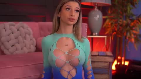 Odette online show from November 11, 6:37 am