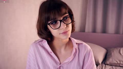 Thea online show from November 18, 7:06 pm