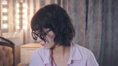 Thea online show from January 14, 5:37 am