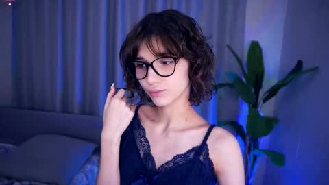 Thea online show from October 17, 8:02 pm