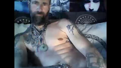 Snapshot of oedipe666 chatting on October 10, 12:44 pm oedipe666cam online show from October 10, 12:44 pm