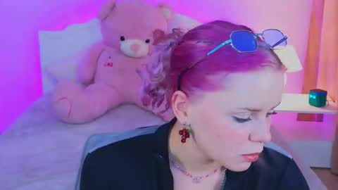 Snapshot of ofelia_rose chatting on October 10, 9:48 am Ofelia 3 online show from October 10, 9:48 am