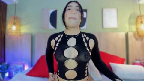 Holly online show from February 17, 11:20 am