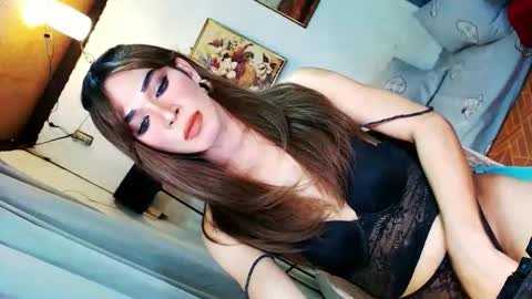 IM CHIE  DONT FORGET TO FOLLOW ME  MAKE ME SMILE HERE  THUMB UP FOR 25TOK  online show from February 25, 5:27 pm