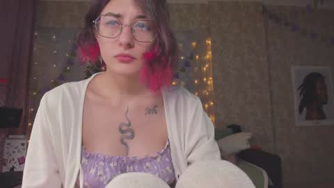 Snapshot of ohmygoddestkimmy chatting on December 24, 11:44 pm Kmmy online show from December 24, 11:44 pm