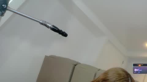 Lyz  online show from March 22, 5:50 pm