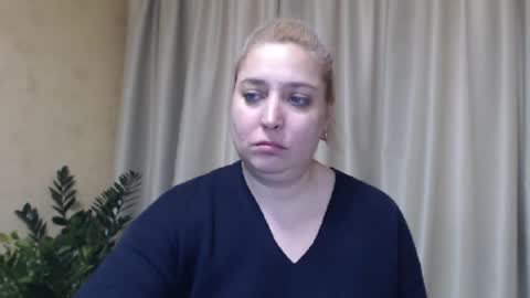Snapshot of ohsweetiren chatting on February 6, 10:14 am Iren online show from February 6, 10:14 am