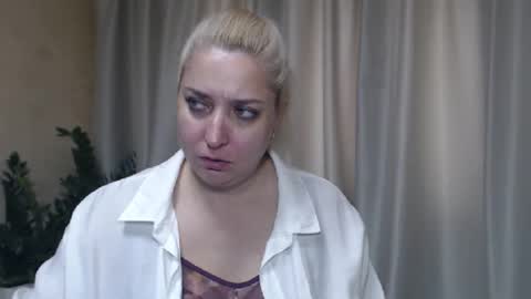 Snapshot of ohsweetiren chatting on September 20, 7:11 am Iren online show from September 20, 7:11 am