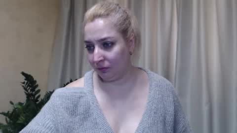 Snapshot of ohsweetiren chatting on March 6, 7:03 am Iren online show from March 6, 7:03 am