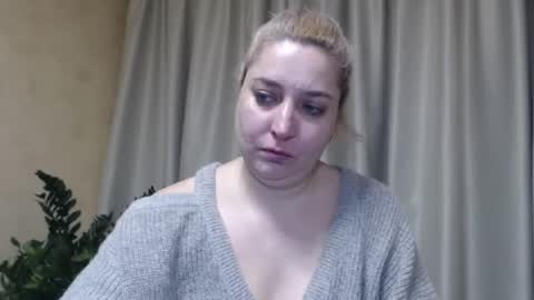 Snapshot of ohsweetiren chatting on February 28, 4:21 am Iren online show from February 28, 4:21 am