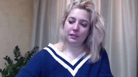 Snapshot of ohsweetiren chatting on February 16, 6:54 am Iren online show from February 16, 6:54 am