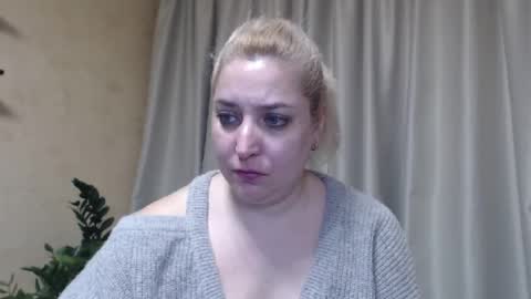 Snapshot of ohsweetiren chatting on March 11, 10:07 am Iren online show from March 11, 10:07 am