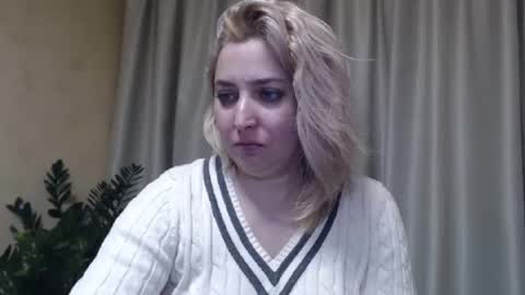 Snapshot of ohsweetiren chatting on February 14, 10:17 am Iren online show from February 14, 10:17 am
