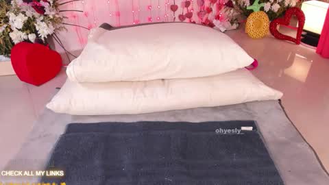 ohyesly_ online show from February 21, 10:18 am