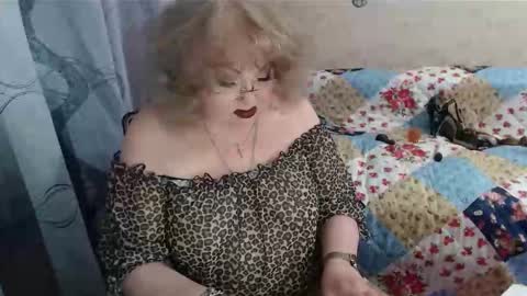 old_and_fluffy online show from March 20, 9:58 am