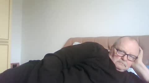 old_fkr online show from April 1, 8:37 am