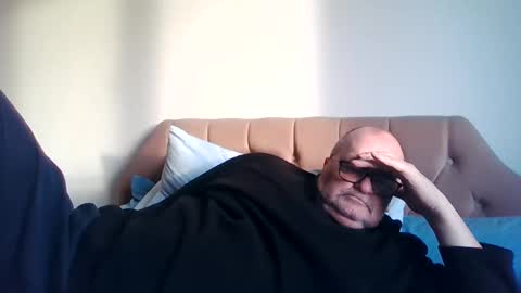 old_fkr online show from February 3, 3:49 pm