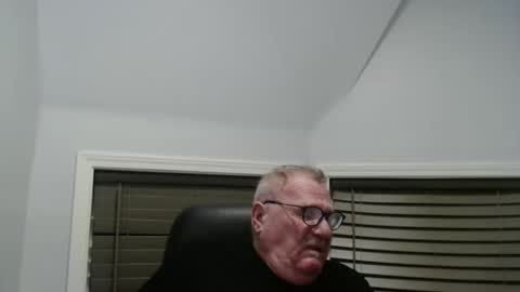 oldguybigd online show from October 3, 6:10 am
