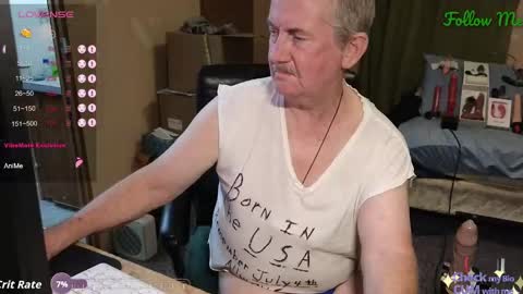 Snapshot of oldnewfun chatting on September 25, 12:50 am oldnewfun online show from September 25, 12:50 am