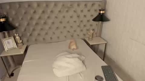 Snapshot of oliiverr22 chatting on September 22, 4:44 pm oliiverr22 online show from September 22, 4:44 pm