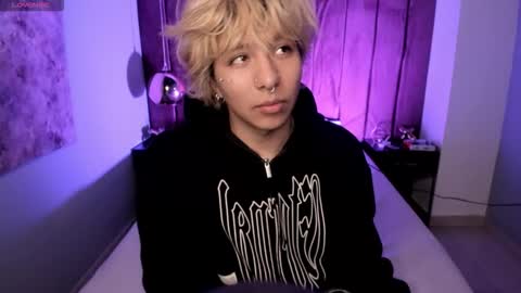 oliiverr22 online show from December 16, 12:00 pm