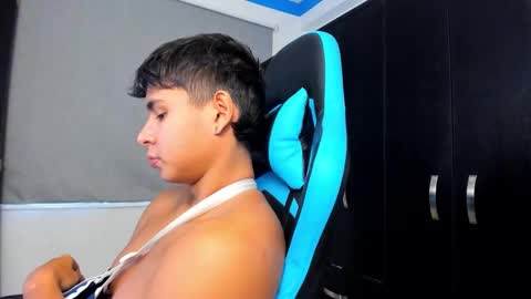 Oliver bray online show from October 11, 3:59 pm