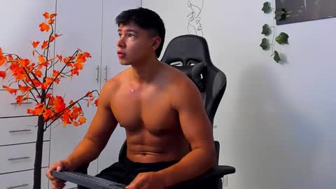 Oliver bray online show from January 8, 6:25 pm