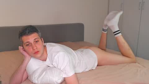 Oliver online show from April 29, 5:30 pm