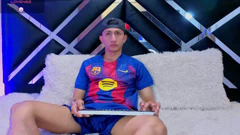 oliver mr  online show from April 11, 8:24 pm