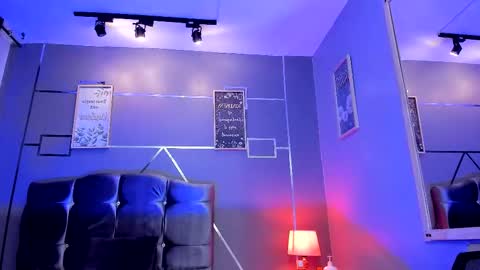 Snapshot of oliver_mr_ chatting on October 8, 8:15 pm oliver mr online show from October 8, 8:15 pm