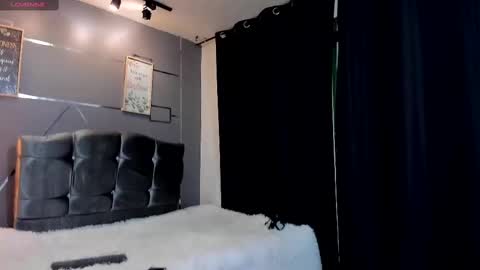Snapshot of oliver_mr_ chatting on September 16, 7:17 pm oliver mr online show from September 16, 7:17 pm