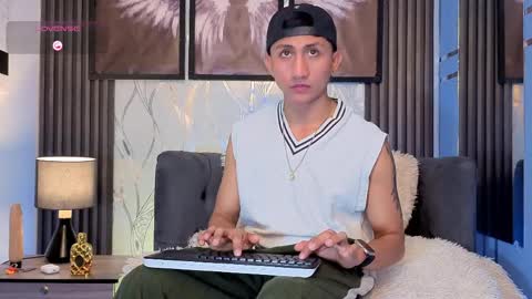 oliver mr  online show from March 31, 8:31 pm