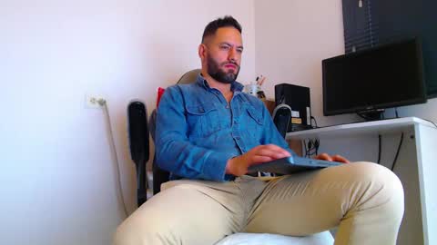 oliver online show from January 17, 2:59 pm