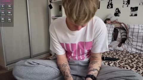 oliver online show from April 7, 2:52 pm