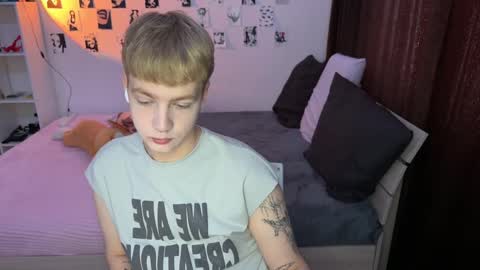Snapshot of olivertasty chatting on September 25, 9:38 am oliver online show from September 25, 9:38 am