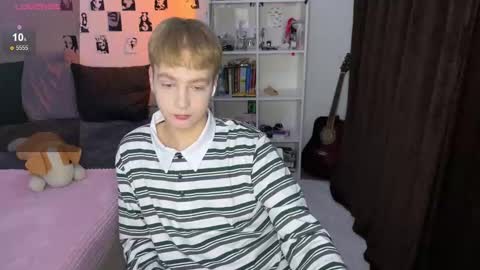 Snapshot of olivertasty chatting on October 5, 2:35 pm oliver online show from October 5, 2:35 pm