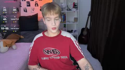 Snapshot of olivertasty chatting on October 6, 9:32 pm oliver online show from October 6, 9:32 pm
