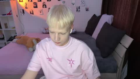 Snapshot of olivertasty chatting on September 26, 12:57 pm oliver online show from September 26, 12:57 pm