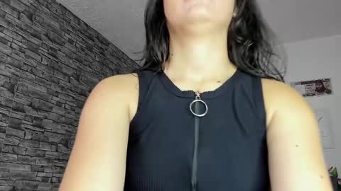Snapshot of olivia22love chatting on February 15, 3:17 pm ..................................... 500 am- 1200 pm GMT-5 online show from February 15, 3:17 pm