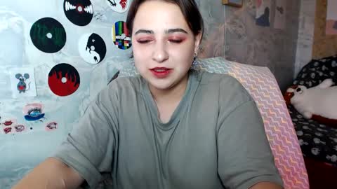 Snapshot of olivia_defo chatting on September 18, 12:53 pm olivia_defo online show from September 18, 12:53 pm