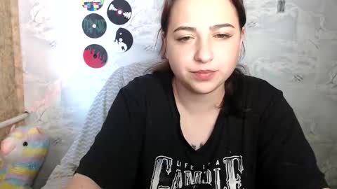 Snapshot of olivia_defo chatting on October 1, 9:19 am olivia_defo online show from October 1, 9:19 am