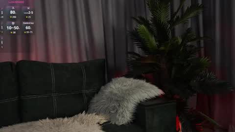 SaraConor online show from November 6, 7:55 am