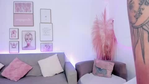 olivia_dluxe online show from November 5, 8:11 pm