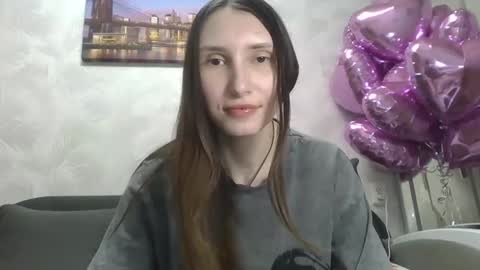 Snapshot of olivia_dream1 chatting on February 18, 12:05 am Olivia online show from February 18, 12:05 am