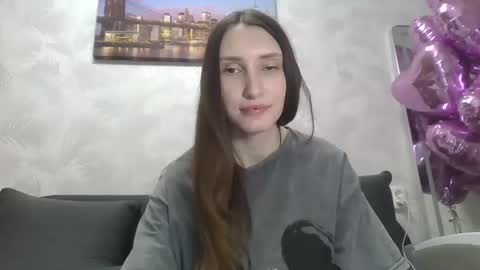 Snapshot of olivia_dream1 chatting on February 19, 12:14 am Olivia online show from February 19, 12:14 am